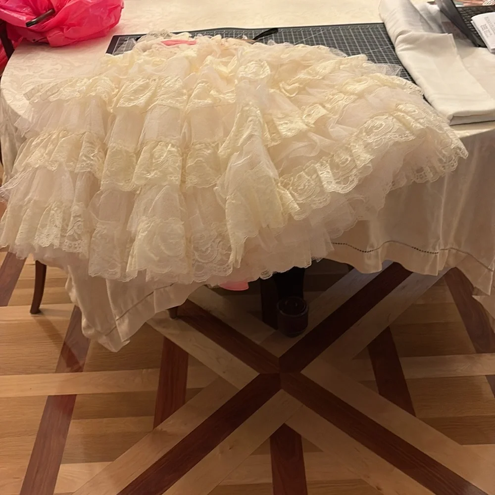 Betsey Johnson vintage tea party dress, size 2. Bridal, Party.  Never worn. - Picture 14 of 14